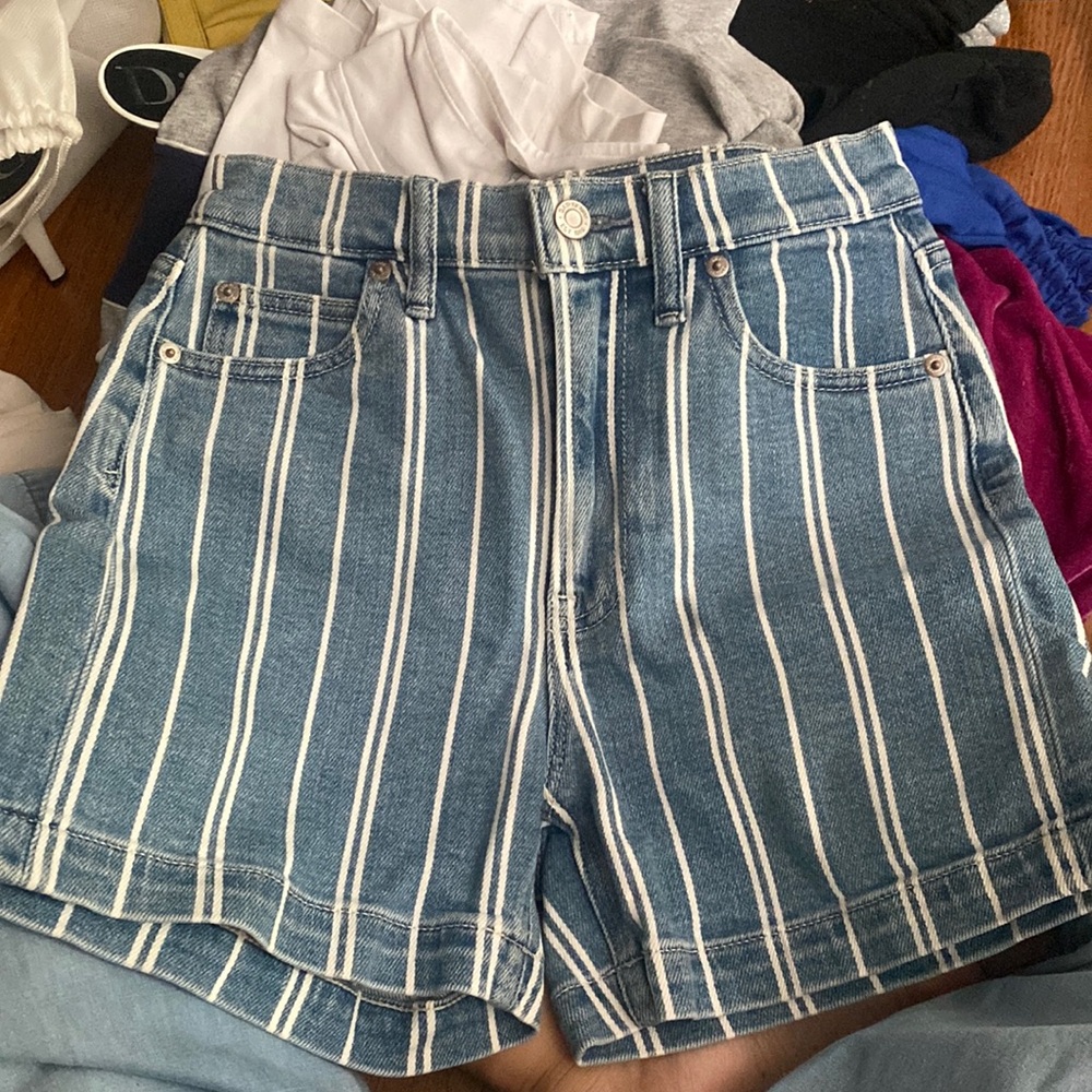 Gap shorts